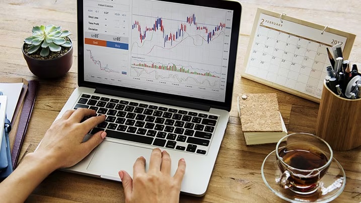Tips for making informed Decisions using the Option Chain With a Demat Account